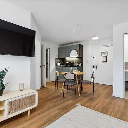 Limehome Paul-reusch-str Apartment *